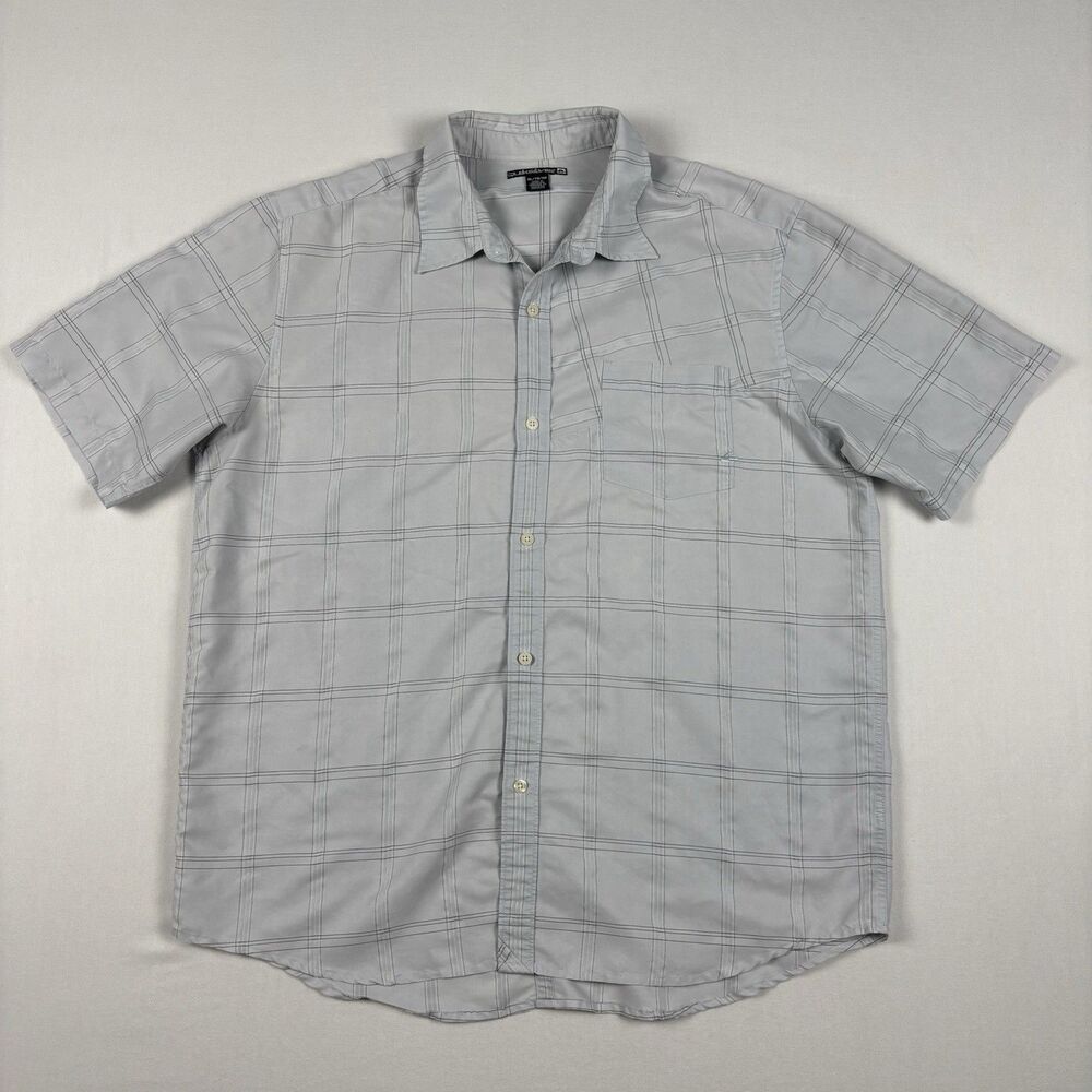 Quiksilver XL Gray Plaid Short Sleeve Button Up Shirt Men’s Casual Beach Preppy